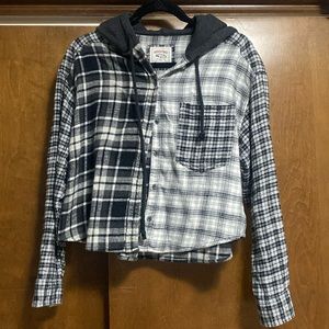 American Eagle Hooded Crop Flannel Shirt Plaid Distressed Button Front Size M